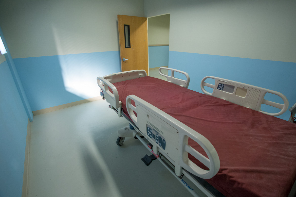 Single patient room in the hospice set